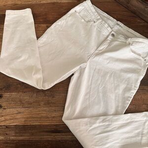 Style & Co. “ Curvy” Women's White Straight Leg Jeans